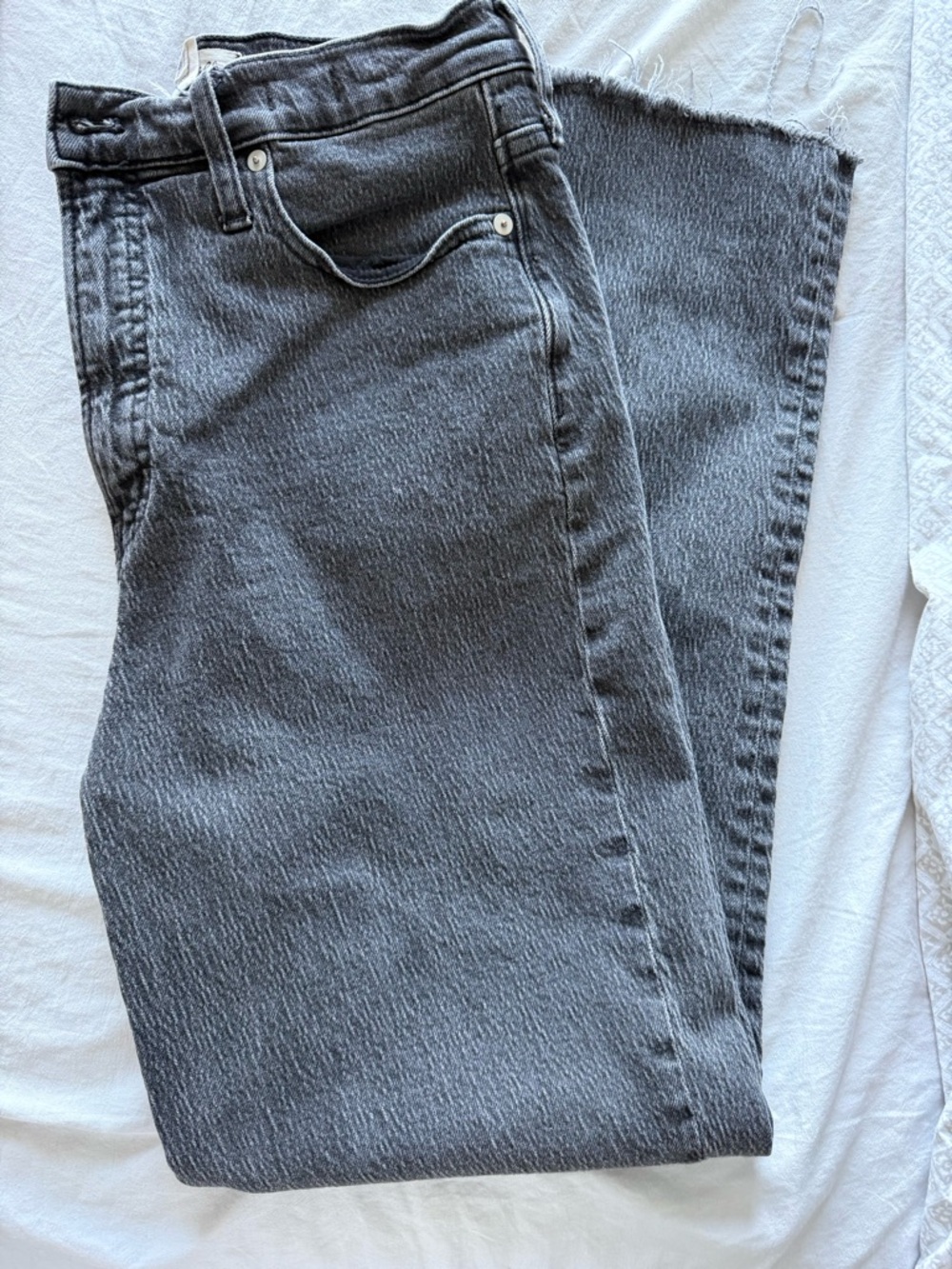 Madewell Straight-Leg Jeans in Washed Black size 29t (28.5 inseam)